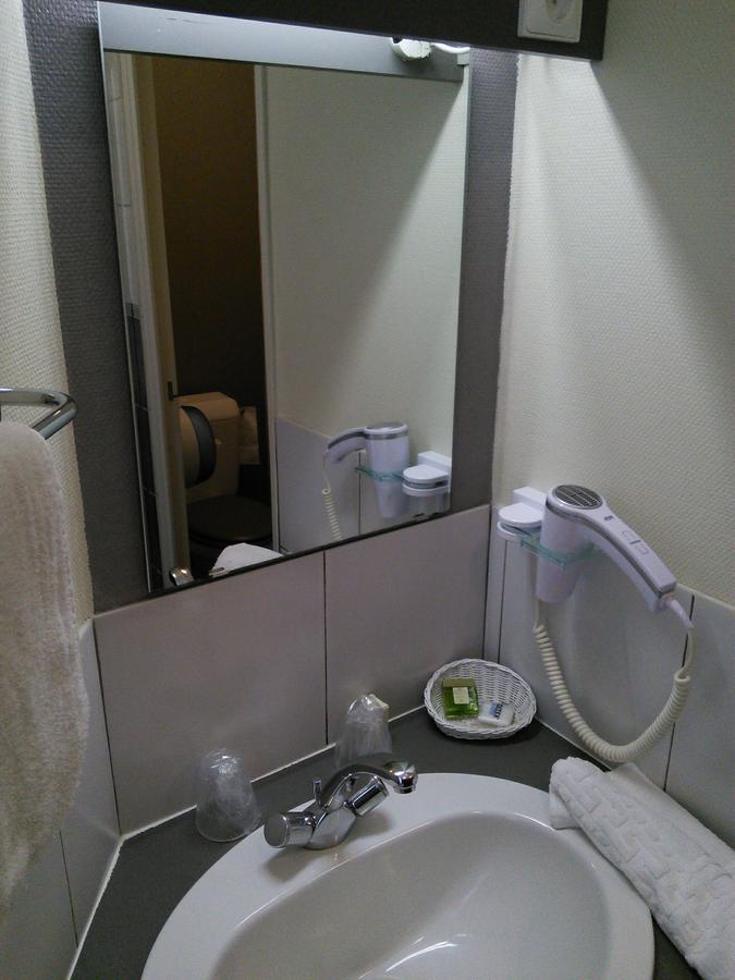 Hotel Du Commerce Tronget 외부 사진