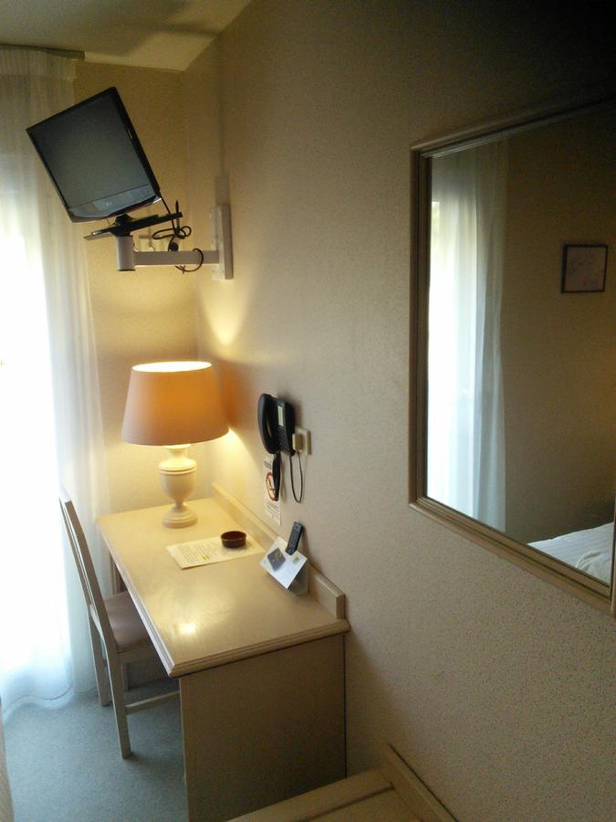 Hotel Du Commerce Tronget 외부 사진