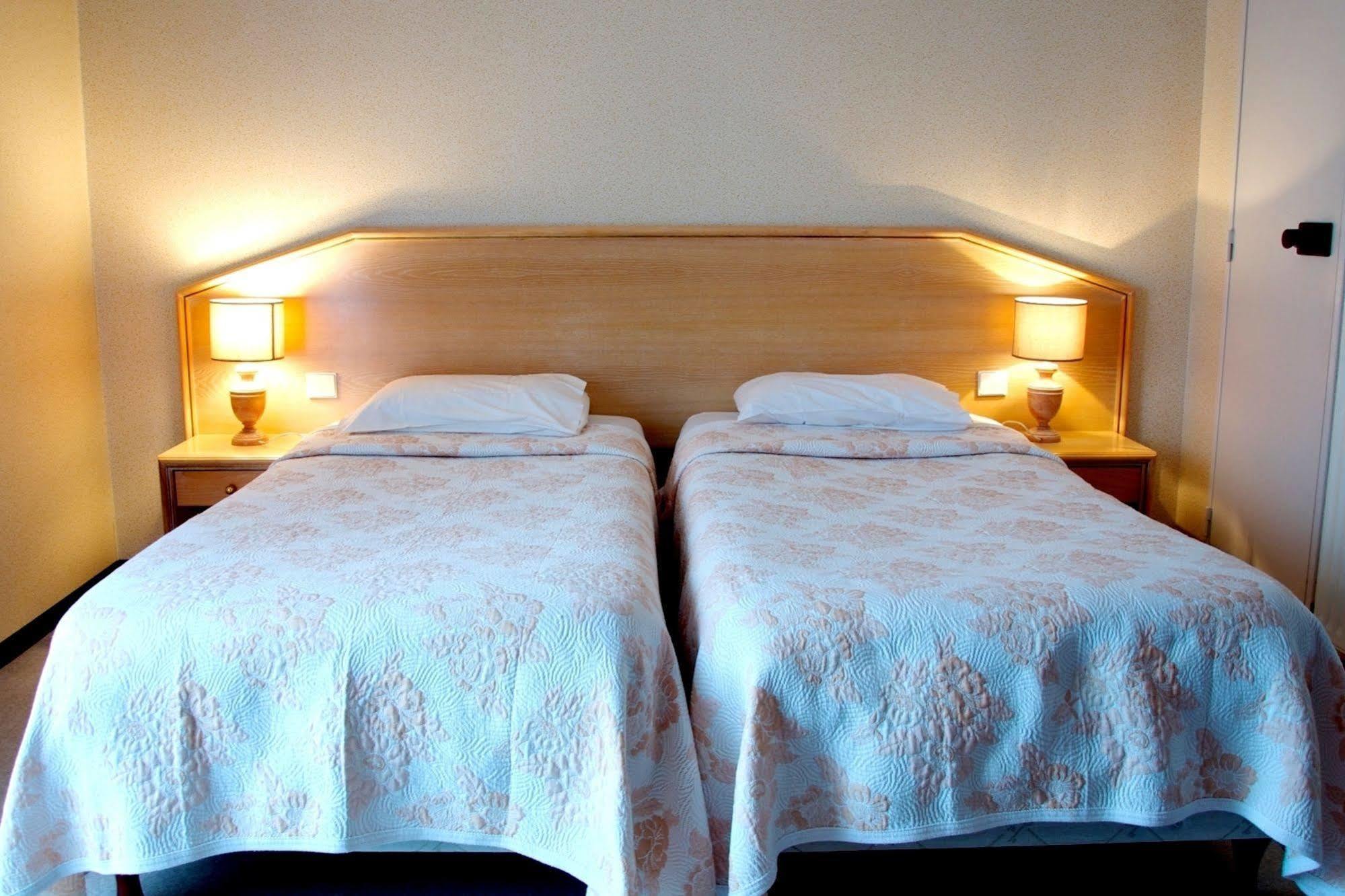 Hotel Du Commerce Tronget 외부 사진