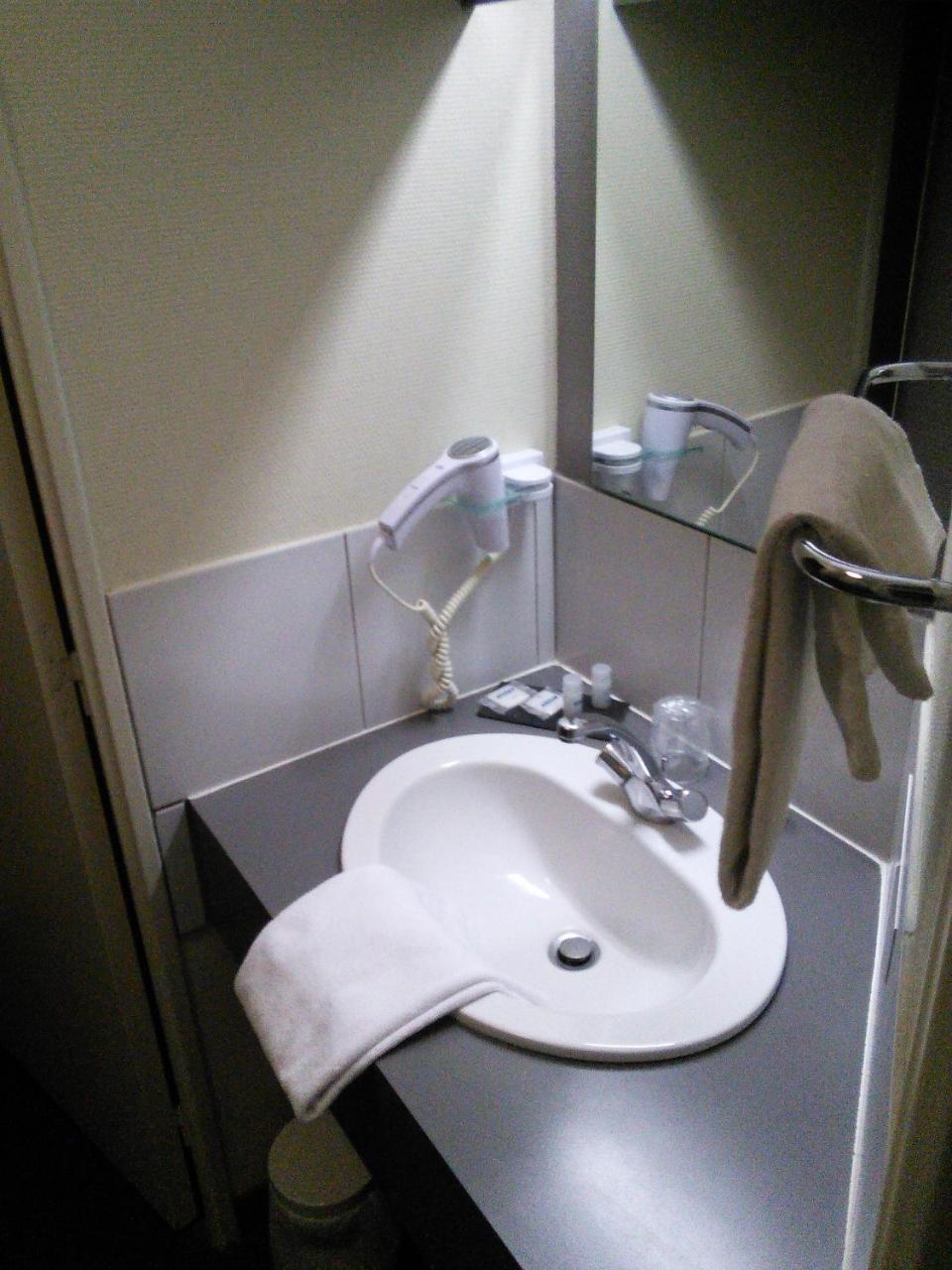 Hotel Du Commerce Tronget 외부 사진